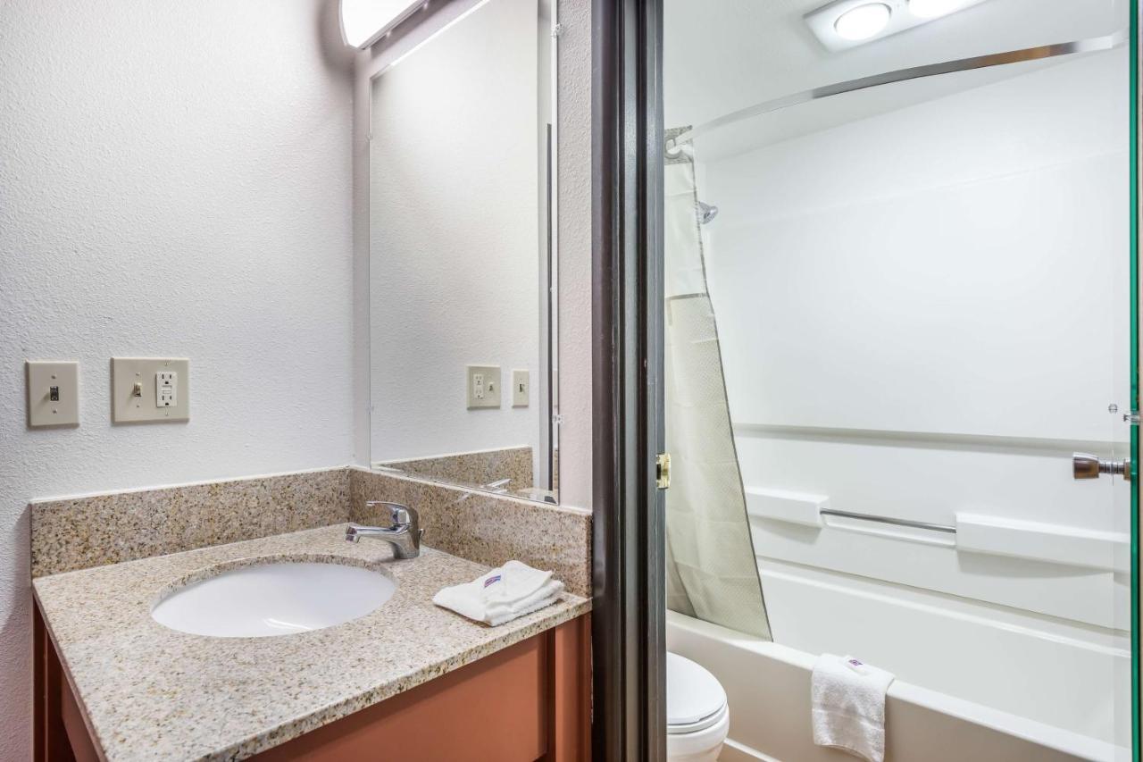 Motel 6-Madison, Wi - East المظهر الخارجي الصورة
